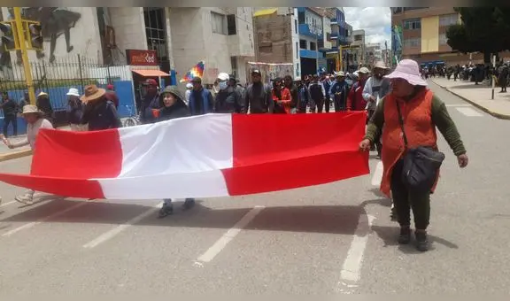 En Puno aún se tiene vías bloqueadas por manifestantes