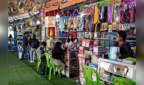 Útiles escolares suben precios por pandemia, crisis social e inflación