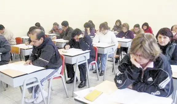 Arequipa: docentes nombrados también participan en concurso de contrato