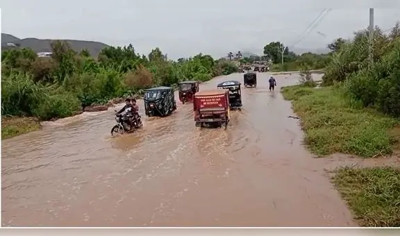 Lluvias intensas causan desborde de quebrada en Lambayeque