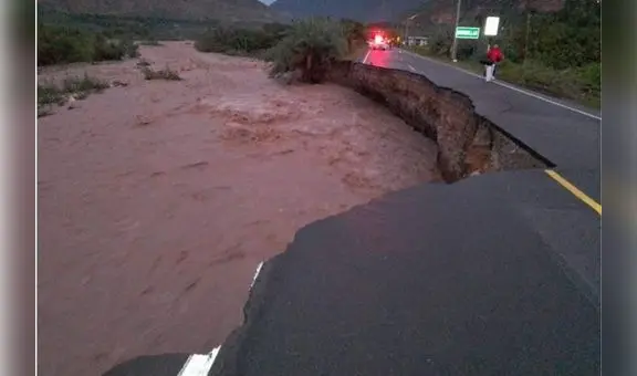 Río Jequetepeque se desborda y destruye parte de la carretera que une la sierra y la costa