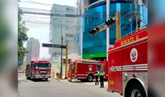 Miraflores: reportan incendio en edificio donde se encuentra MiBanco