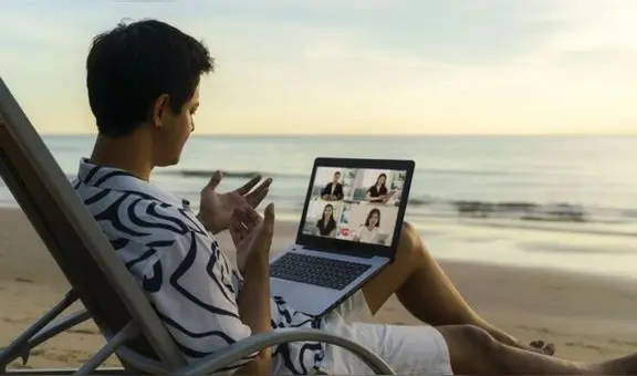 Si viajo y cambio mi lugar de teletrabajo, ¿debo informarle a la empresa?