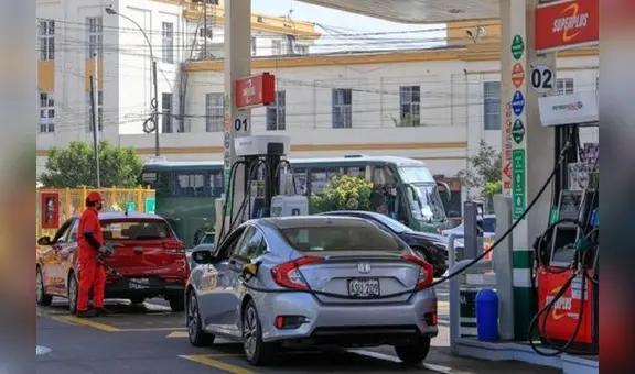 Precios de referencia de combustibles caen hasta en S/0,18 por galón esta semana