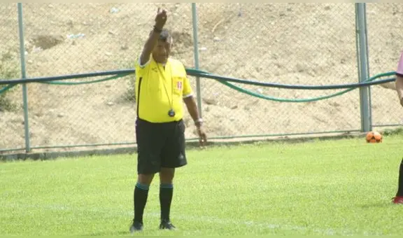 ¡Insólito! A sus 73 años regresó para arbitrar en un partido de Copa Perú en Piura
