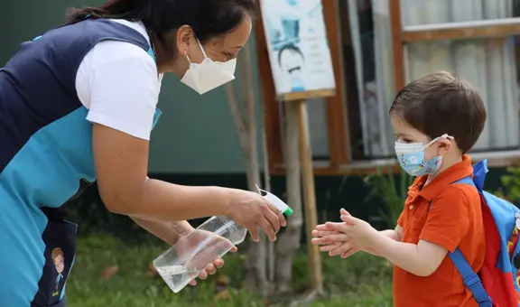 EsSalud: ¿por qué los estudiantes ya no deben llevar alcohol medicinal al colegio?