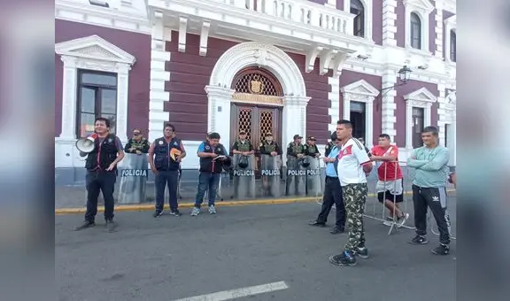 Trujillo: serenos protestaron para exigir cumplimiento de sus pactos colectivos