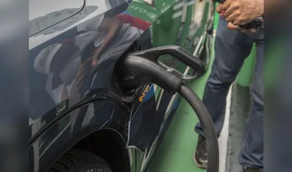 Ejecutivo buscará convertir 10.000 vehículos a motor eléctrico
