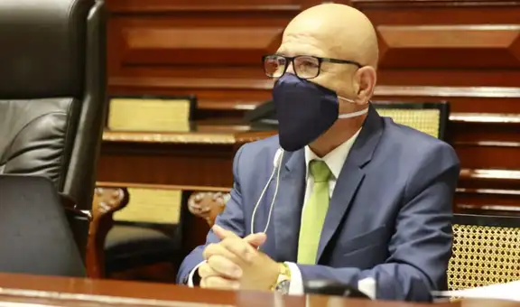 José Williams nombra a Javier Ángeles como nuevo oficial mayor del Congreso