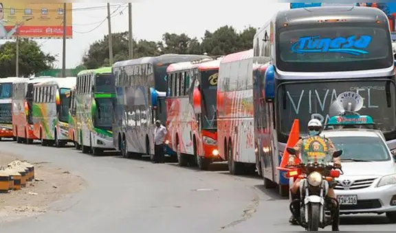 Transportistas amenazan con estacionar unidades en vía pública si se da bloqueo de carreteras en Cusco