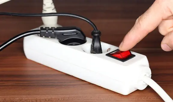 ¿Sabes qué aparatos eléctricos no debes dejar enchufados por mucho tiempo?