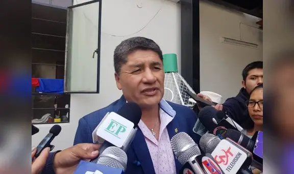 Alcalde de Arequipa pide disculpas y funcionaria es removida por show con strippers