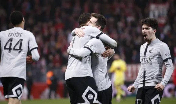 Mbappé le dio la victoria al PSG al último minuto y agradeció a Messi por el pase con un abrazo