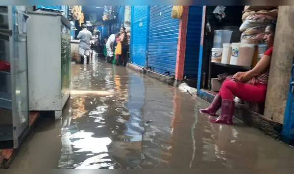 Más de 3.000 comerciantes afectados por inundación del mercado Modelo de Chiclayo