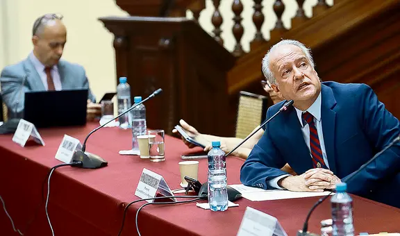 Comisión de Constitución rechaza adelanto de elecciones para 2023 y manda predictamen al archivo