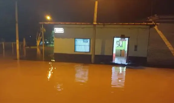 Desborde del río Piura provocado por intensas lluvias afecta a decenas de familias en la región