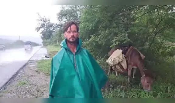 Llegó a Cajamarca el estadounidense que recorre el mundo en su mula