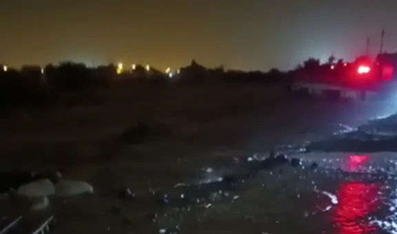 Río Chillón se desborda por lluvias e inunda viviendas en Comas