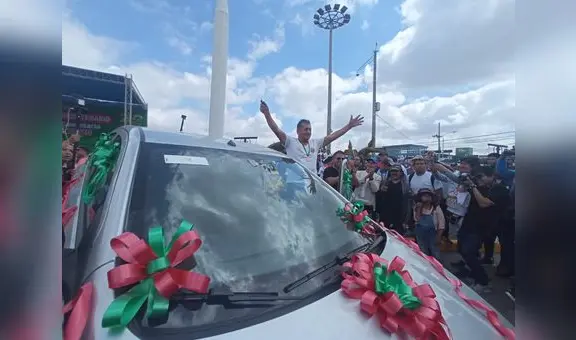 Hombre gana auto cero kilómetros en sorteo tras correr maratón en Arequipa