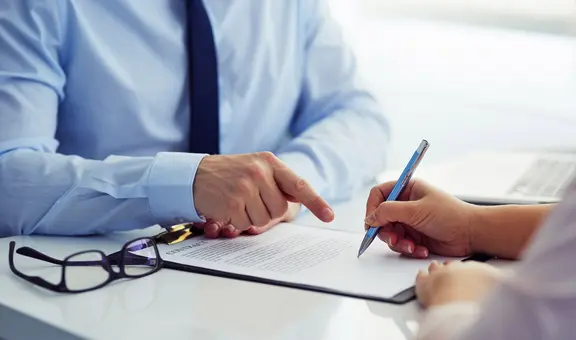 ¿Cuánto tiempo debo laborar en una empresa para tener contrato indefinido?