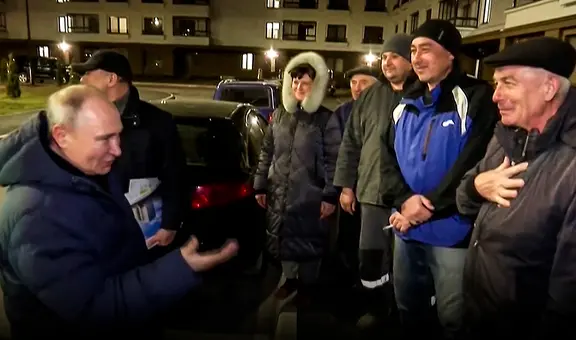 Putin visita ciudad ucraniana ocupada por el ejercito de Rusia por primera vez desde la guerra