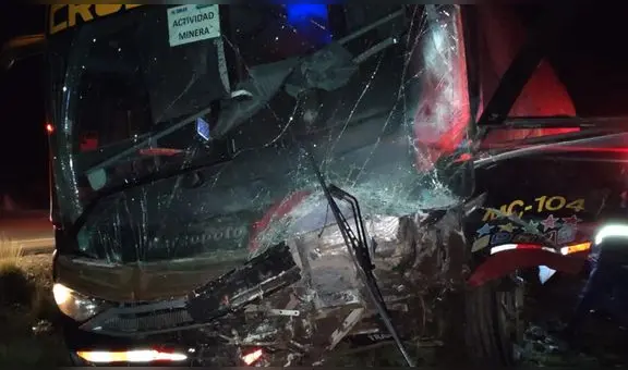 Accidente de tránsito entre bus y automóvil deja 5 fallecidos en Cusco