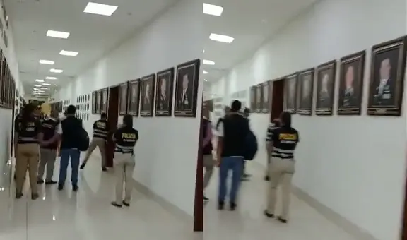 Comandante general PNP Raúl Alfaro: el momento exacto en que allanan su oficina en el Mininter