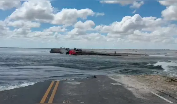 Río Piura avanza y destruye parte de la carretera Bayóvar-Chiclayo
