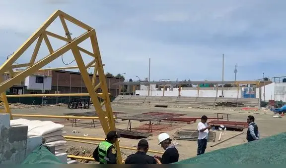 Trabajadores casi mueren por derrumbe de techo de polideportivo en construcción en Chimbote