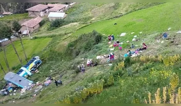 Bus que retornaba de Lima a Áncash cae a barranco y deja 5 fallecidos y varios heridos