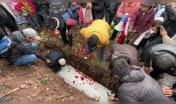 Lágrimas, dolor e impotencia durante último adiós a Rosalino Flórez, muerto por represión policial en Cusco