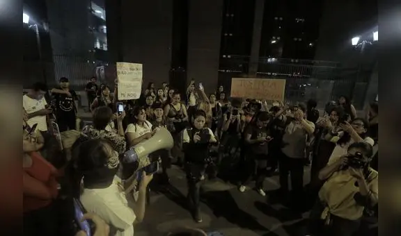 Ni una menos: realizan plantón contra Sergio Tarache en exteriores del Ministerio de la Mujer