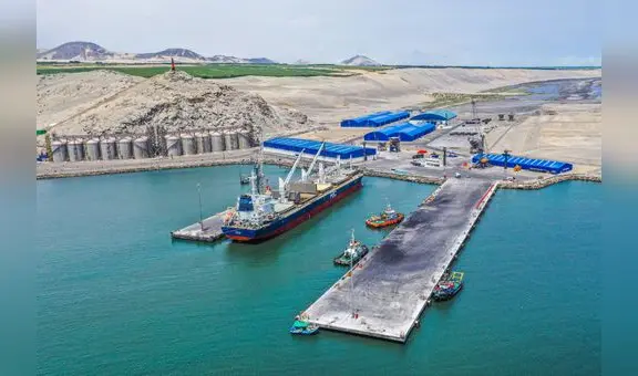 Infraestructura portuaria de Salaverry dinamiza economía norteña