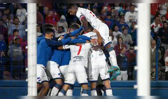 Nacional goleó 3-0 a River Plate y quedó a 2 puntos del líder en el Campeonato Uruguayo