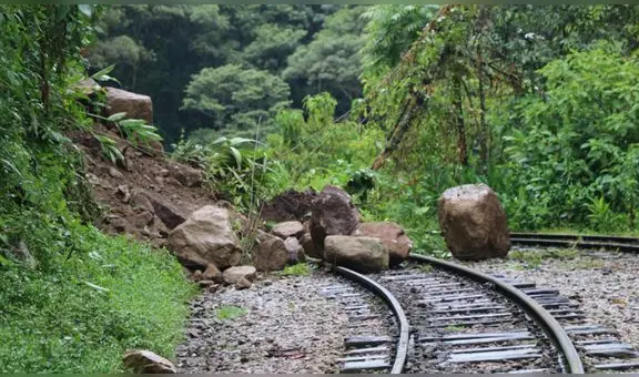 Alertan bloqueo en vía férrea hacia Machu Picchu tras deslizamientos en Cusco