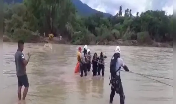 Rescatan a familia que quedó aislada tras activación de quebrada en Morropón