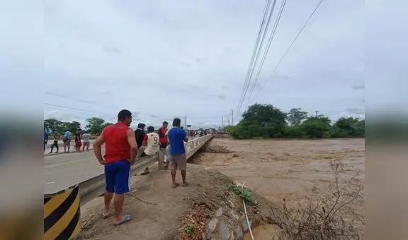 Río La Leche se desborda y pone en riesgo de inundación a distritos de Lambayeque