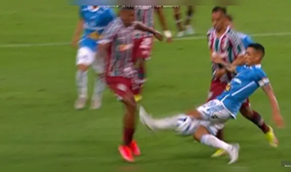 Yoshimar Yotún fue expulsado por terrible planchazo y no jugará contra River Plate