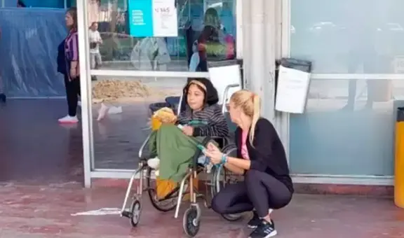 Hombre abandona a su novia con discapacidad en terminal tras robarle el dinero de su pensión