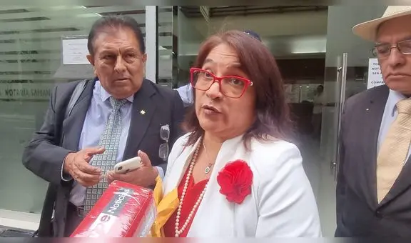 Maritza Sánchez antes de declarar en la Fiscalía: "He traído mi tesis porque no tiene alas"