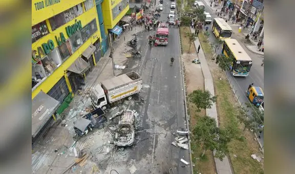 SJL: camioneta explotó frente a un mercado y dejó 2 personas heridas