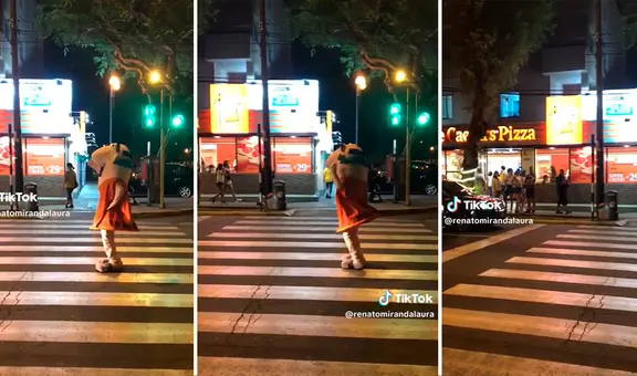 Peruano disfrazado de muñeco de conocida marca de pizzas hace show en calle y es viral: “Súbanle el sueldo"