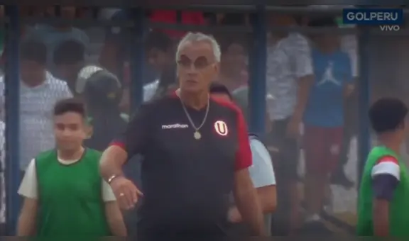 Lo desairó: Fossati se acercó a saludar a Comizzo, pero este se fue apenas acabó el partido