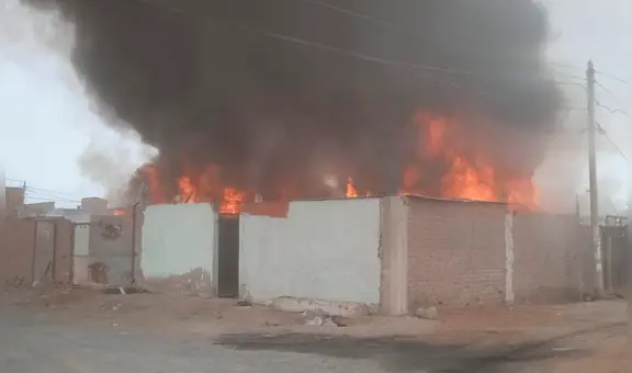 VES: se registra incendio de proporciones en presunto depósito clandestino de plástico