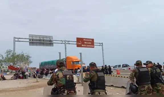 Policías peruanos y chilenos resguardan zona de frontera tras bloqueo de migrantes