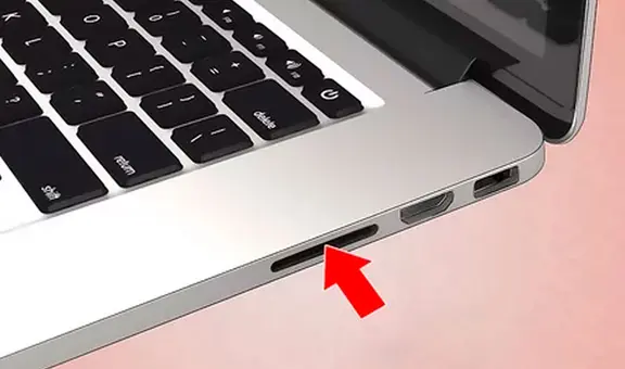 ¿Para qué sirve la misteriosa ranura que se encuentra al costado de algunas laptops?