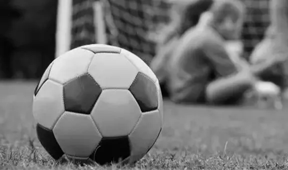 Muere un niño de 12 años tras recibir un balonazo en el pecho mientras jugaba en el colegio