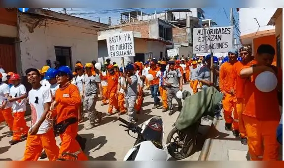 Obreros de construcción civil marchan para pedir fin de ola de sicariato en Piura