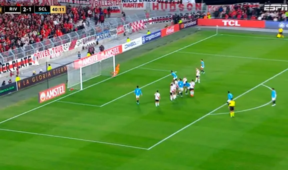 Corozo y su espectacular golazo de tiro libre para el 2-2 de Cristal frente a River en el Monumental