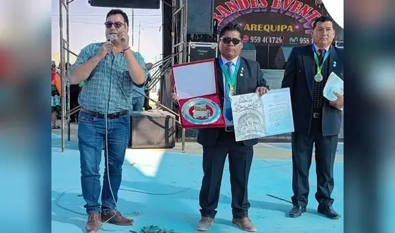 Congresista Edwin Martínez fue pifiado en distrito donde fue alcalde en Arequipa: “¡Que se vaya!”